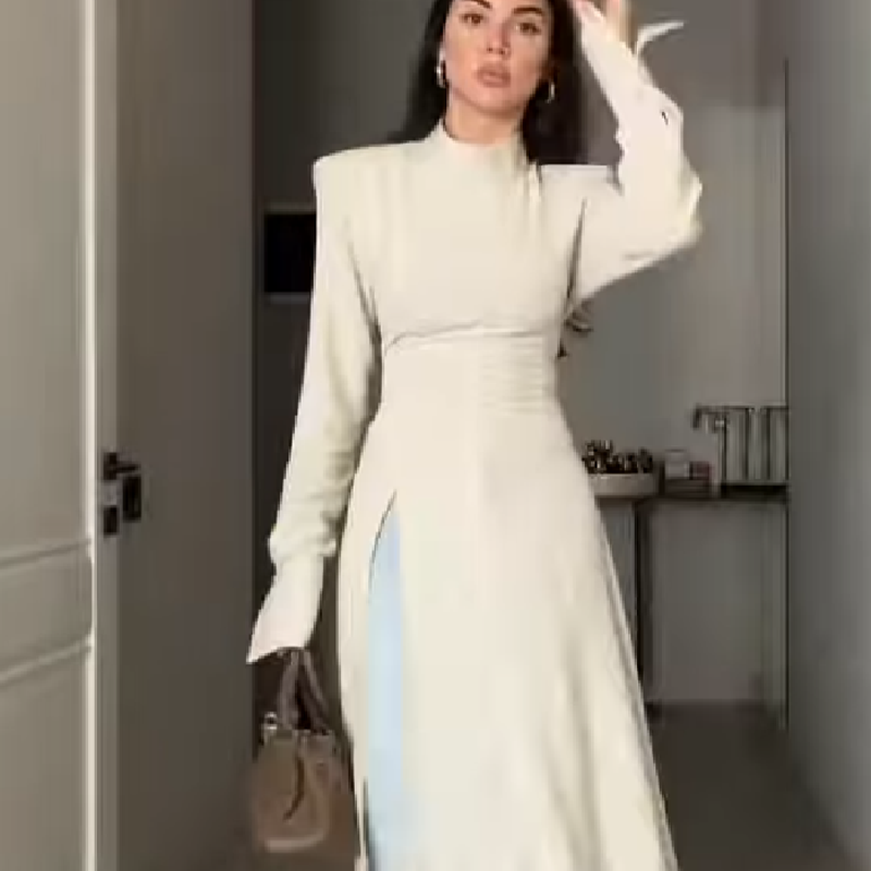 Female Formal Wear - Elegantes Damenkleid mit Hohem Kragen und