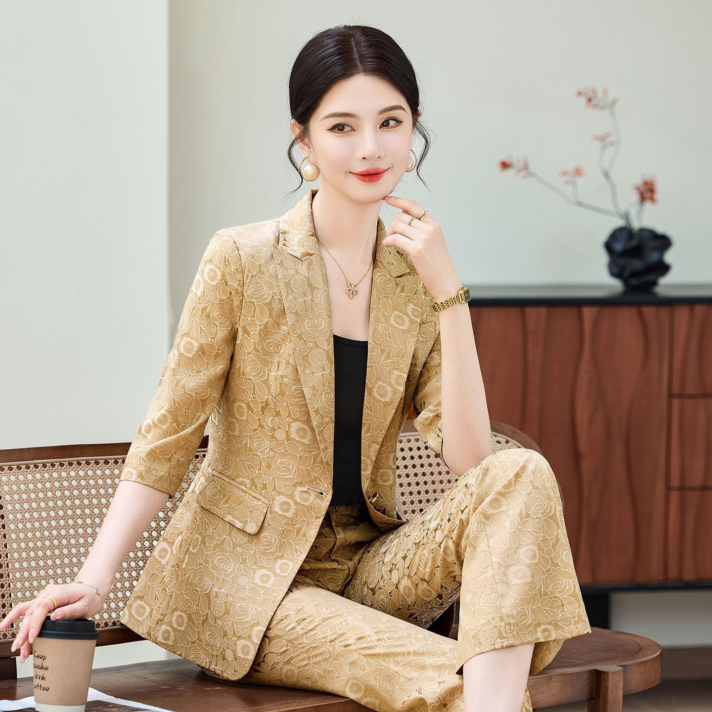 Modischer Aprikosenfarbener Ha – Women Formal Wear Trousers Bewertung und Preis
